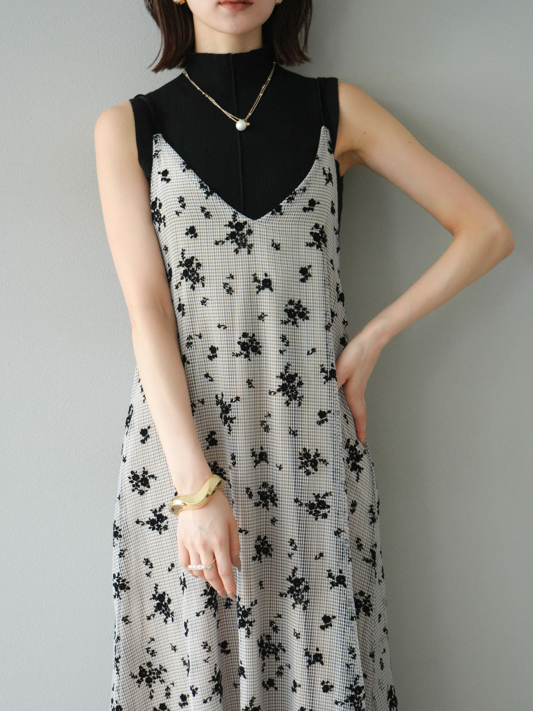 [SET]フロッキーチュールレイヤードベロアキャミワンピース+プチネックセンターシームノースリーニットトップス(2set)