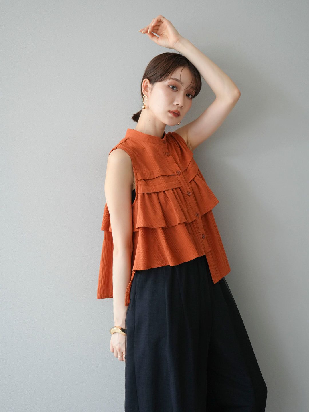 [SET]ドビーストライプアシンメトリーフリルノースリブラウス+コード刺繍チュールレイヤードパンツ+リネンライクイージーワイドパンツ(3set)