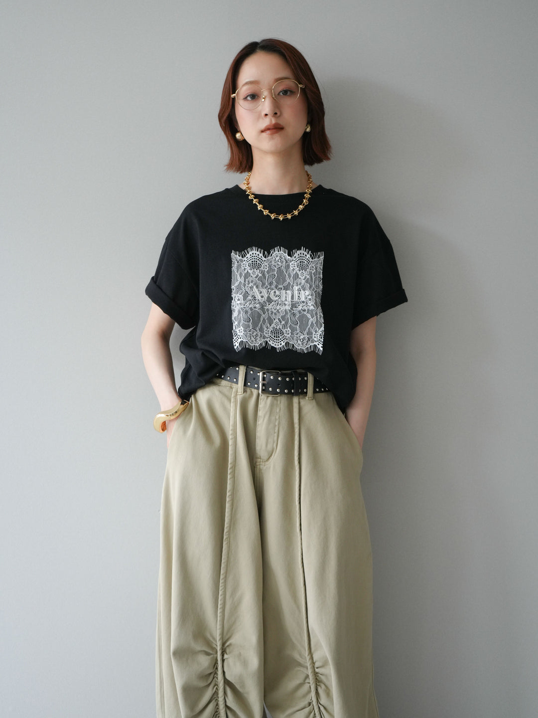 【套裝】蕾絲拼貼Logo T卹 + 腰帶中褶闊腿褲（兩件組）