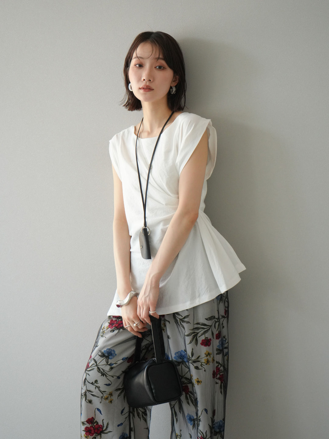 [SET] 側扭法式上衣+植物圖案休閒褲+繩繡薄紗疊穿褲（3件套裝）