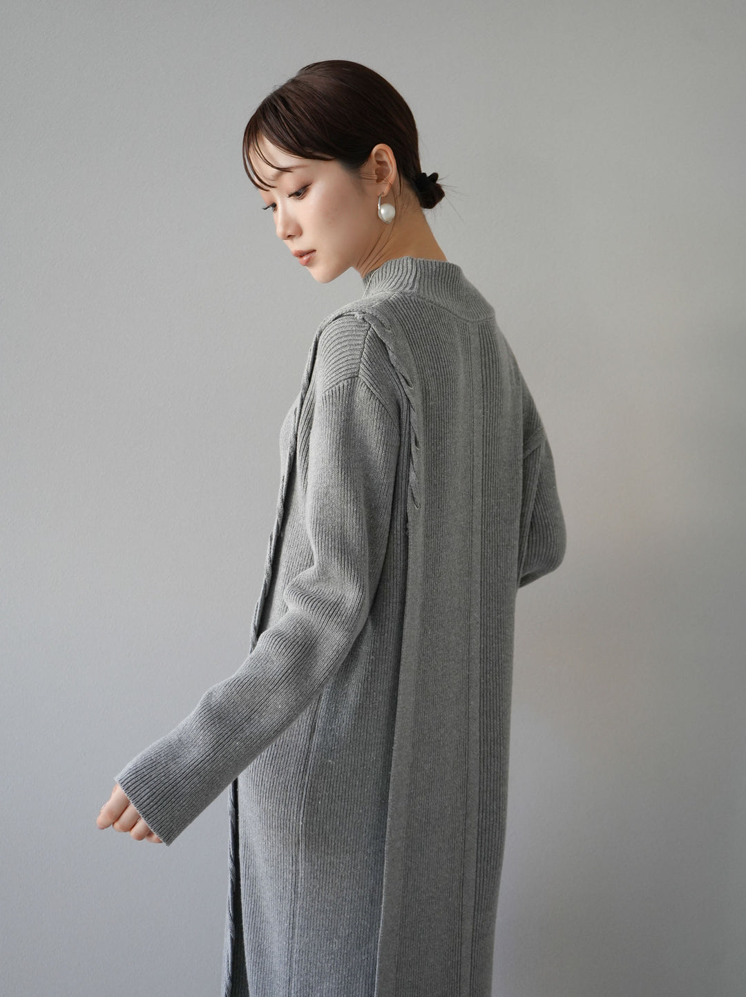 [SET] 不對稱繫帶高領針織連身裙 + 可選飾品套裝 (2套)