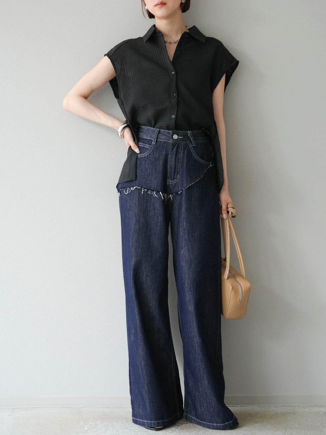 [SET] 透視格紋無袖襯衫 + 臀部設計牛仔褲（2 套）