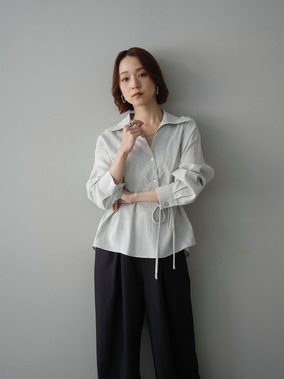 [SET]Vネック変形ラインシャツ+ベルト付キーホルダーモチーフワイドパンツ(2set)