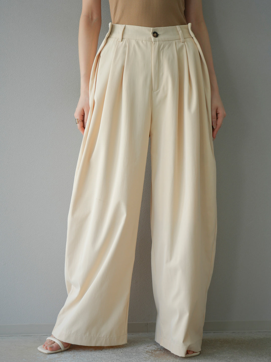 [予約]タックデザインワイドパンツ/アイボリー