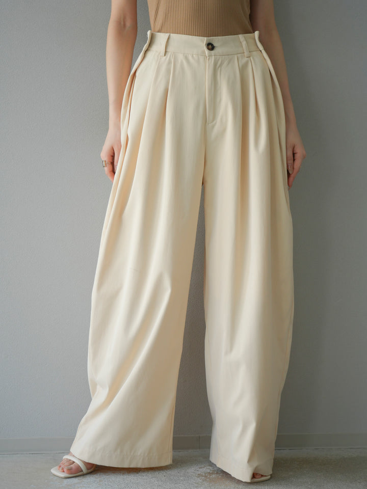 [予約]タックデザインワイドパンツ/アイボリー