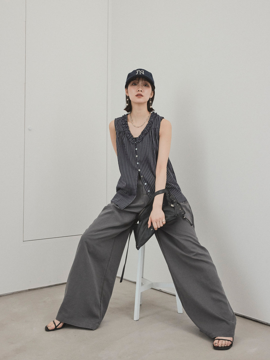 【預購】條紋荷葉邊襯衫/黑色