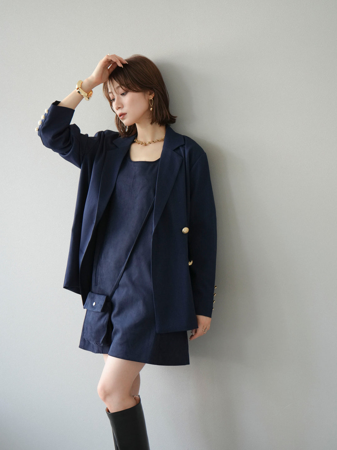 [SET]ゴールドボタンツイルダブルテーラードジャケット+ショルダーポーチ付スウェードミニワンピース(2set)