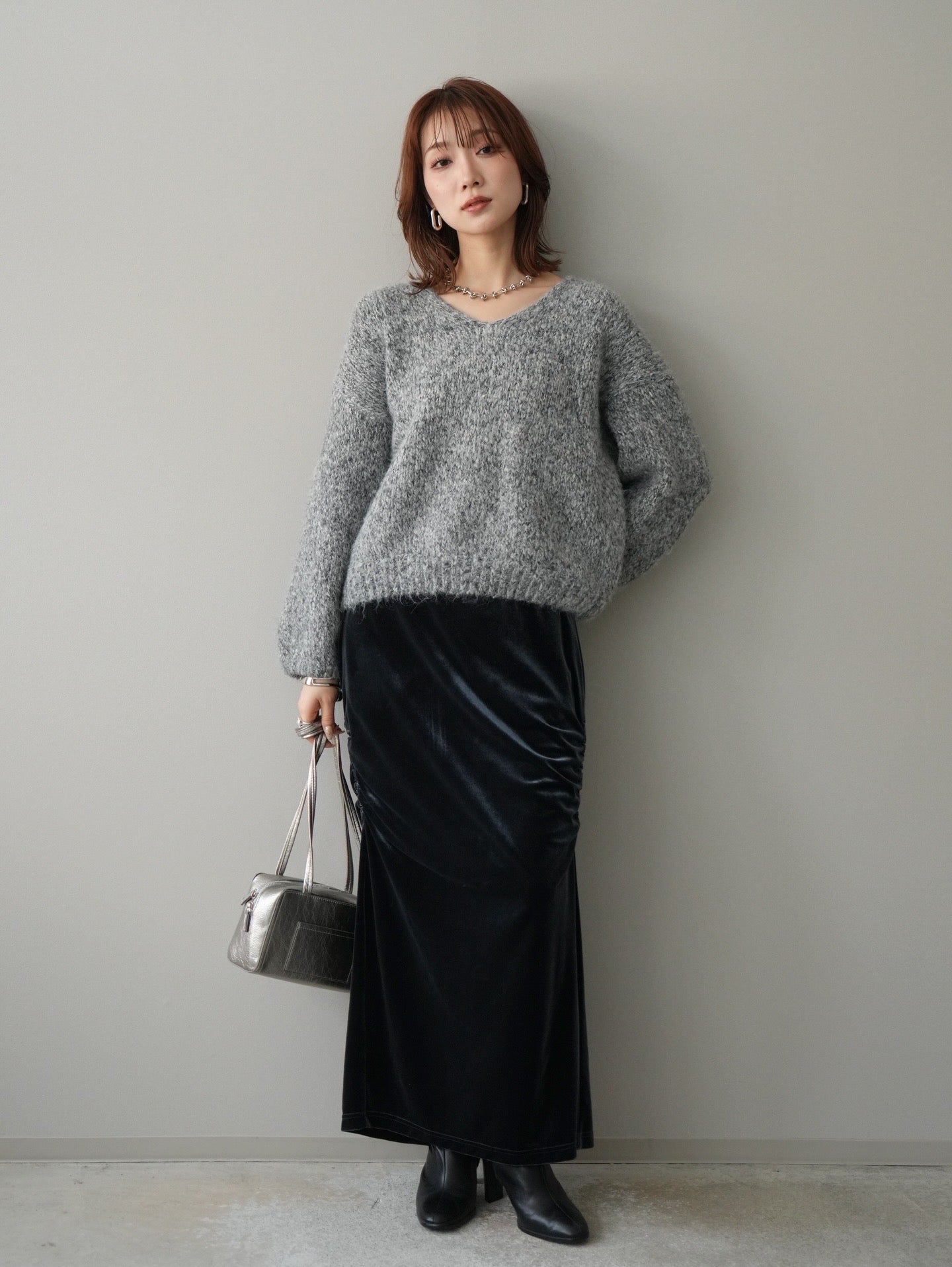 さらにお値下げ！新品▪︎エルミダ▪︎異素材、麻混ツインニット▪︎38 予約]Vネックミックスヤーンニットプルオーバー/gray – Lumier
