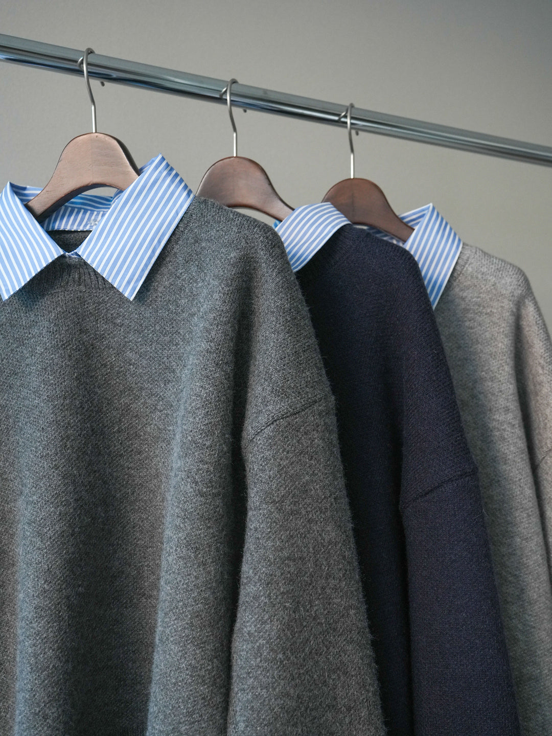 [SET]2WAYストライプ襟ニットプルオーバー+編み込みベルト付きウエスト配色スエットパンツ(2set)