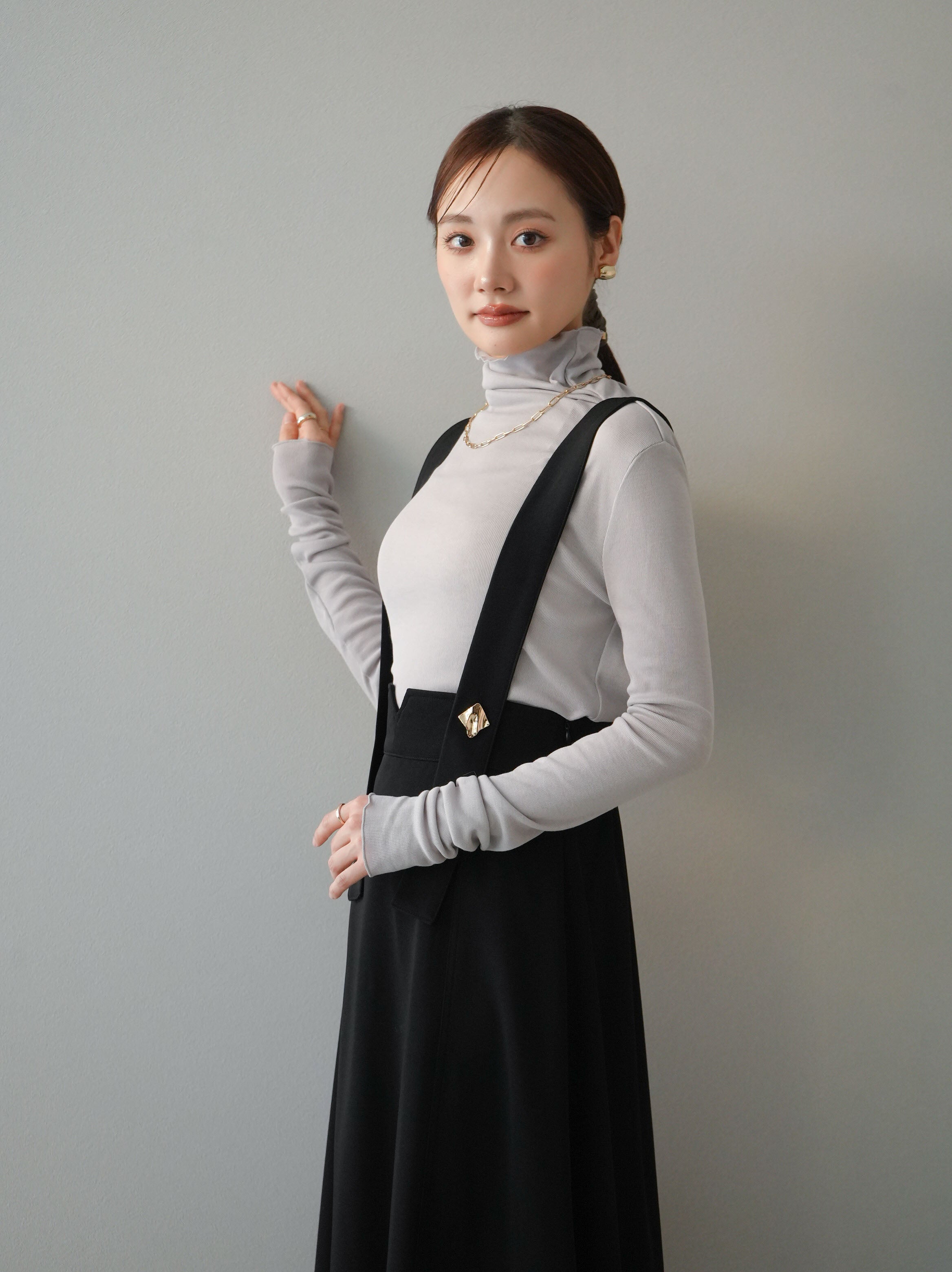 予約]シアーリブメローハイネックトップス/グレー – Lumier