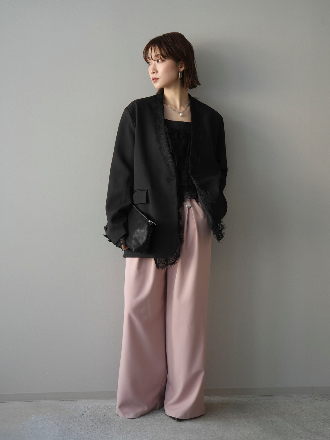 [SET]ノーカラーレースジャケット+スカラップレースフリルキャミソール+ベルト付キーホルダーモチーフワイドパンツ(3set)