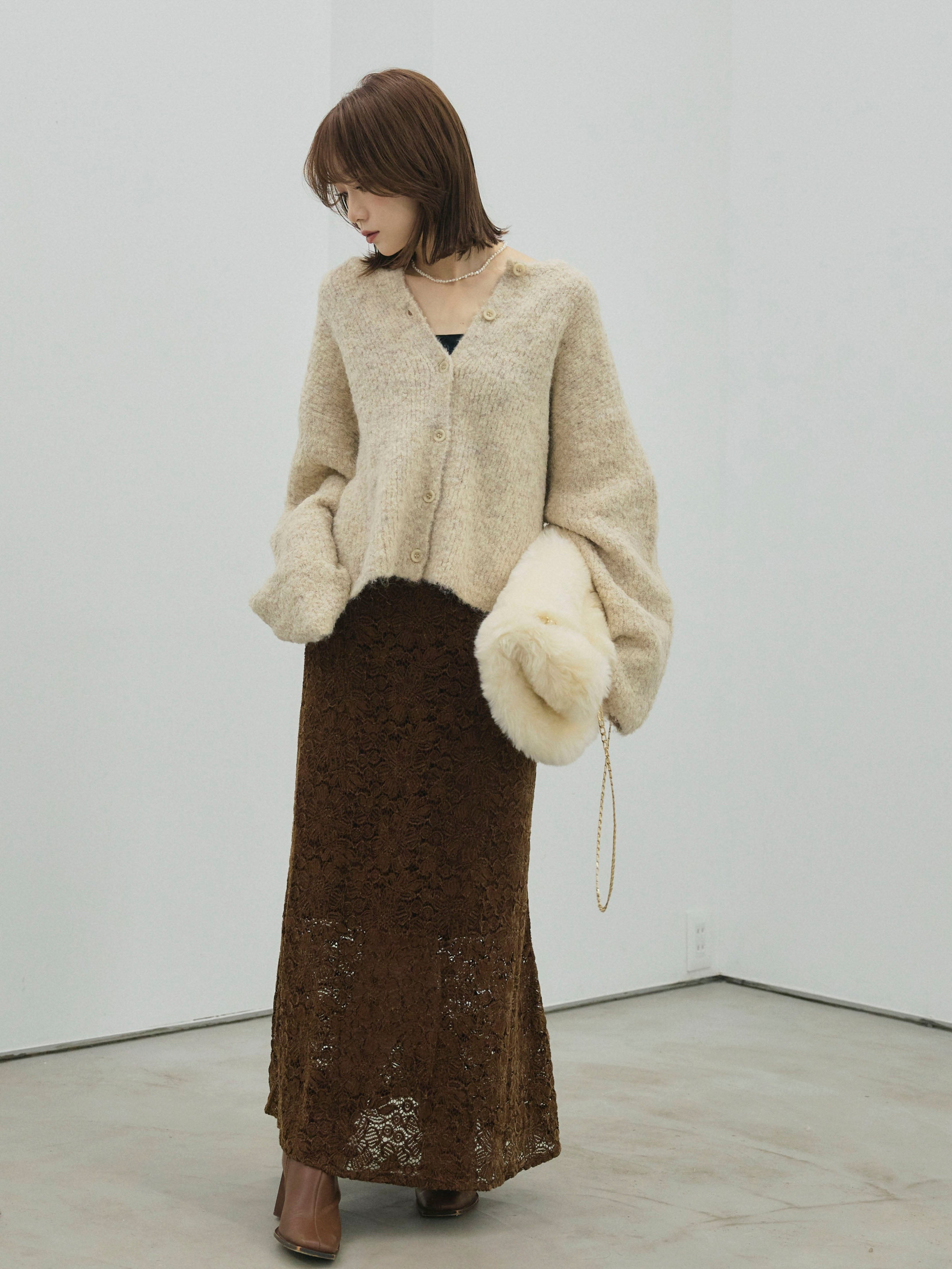 Allure】[SET]ブークレニットカーディガン+起毛レースストレッチナロー