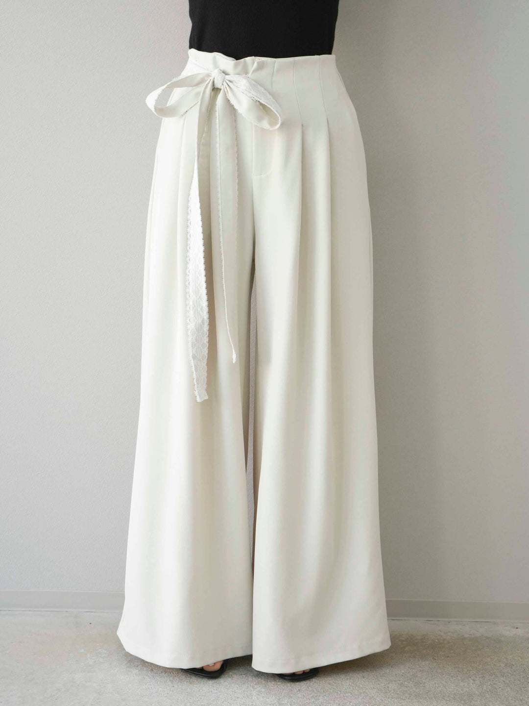 【預購】蕾絲腰帶設計寬褲/象牙白