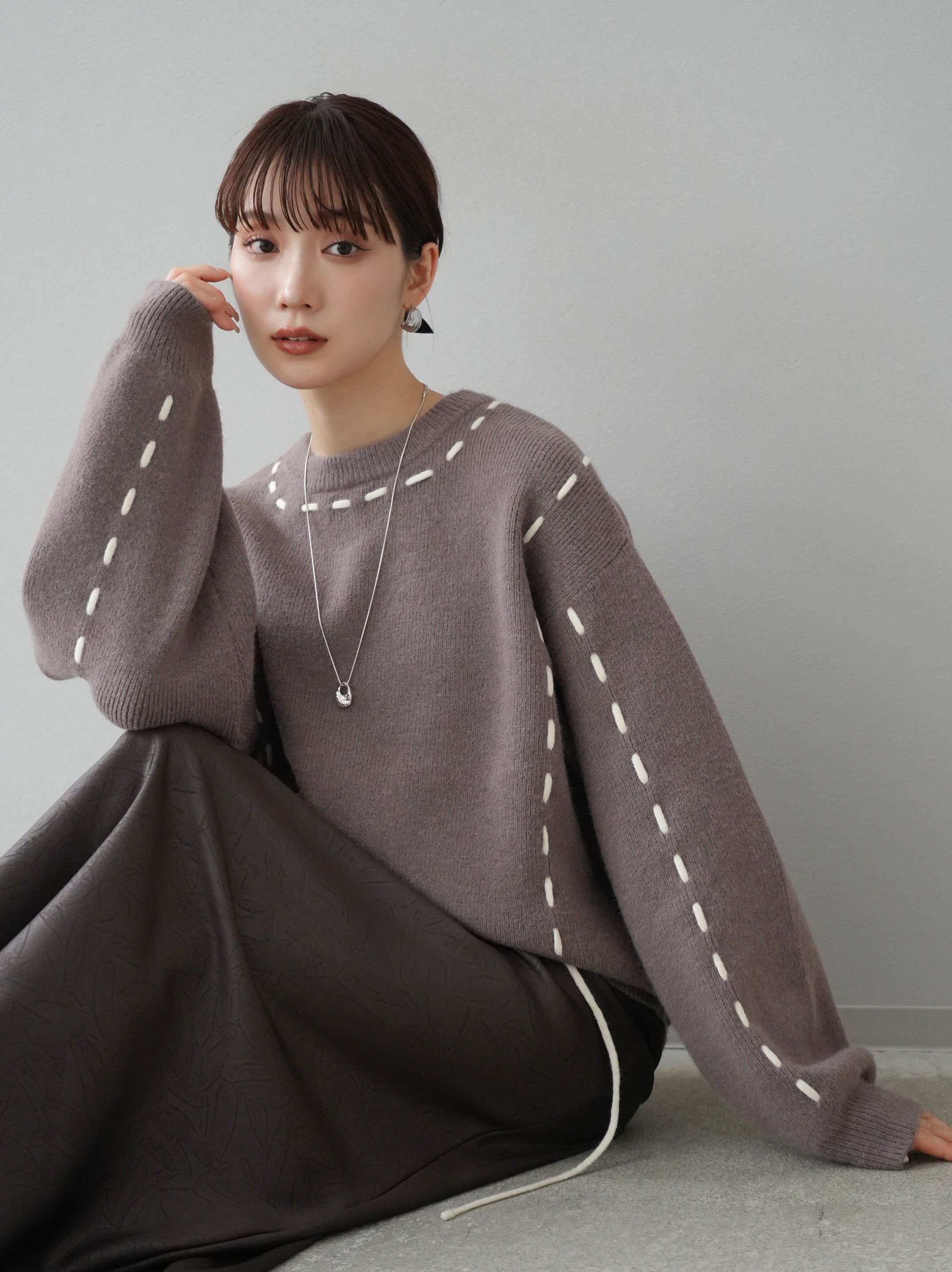 モラビトプルミエ　ニット 予約]ステッチデザインニットプルオーバー/モカ – Lumier