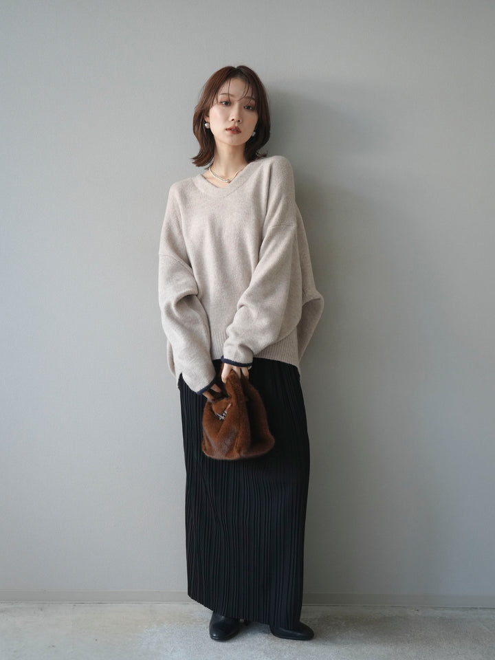 【預購】V領拼色袖針織套頭衫/米色