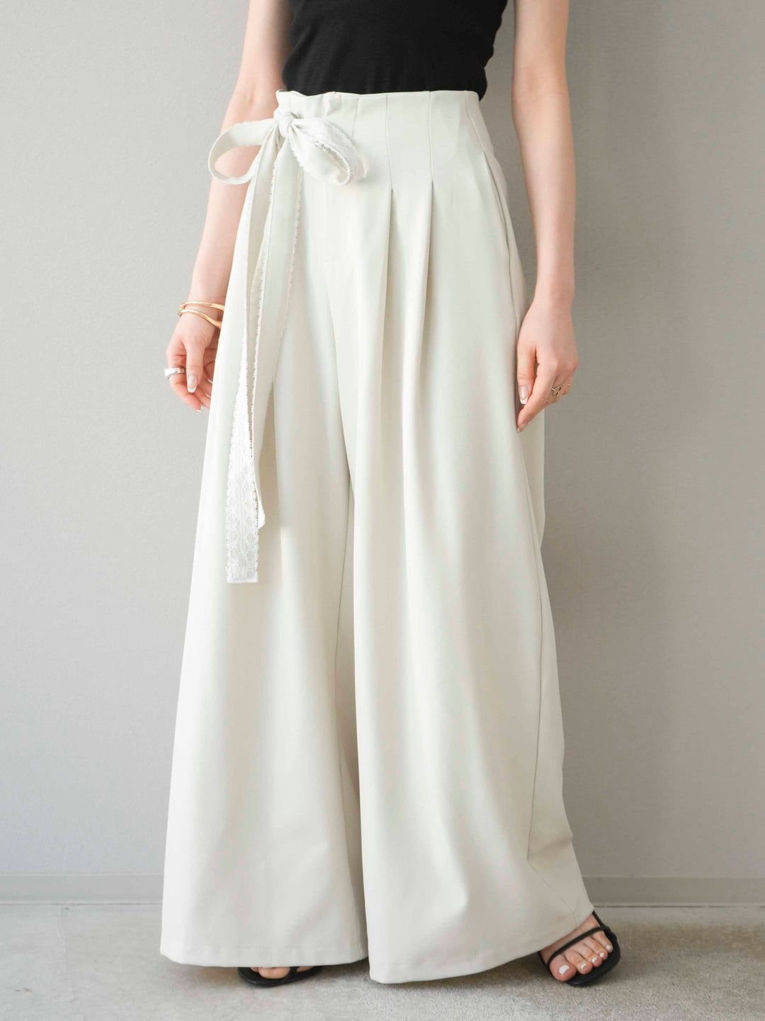 【預購】蕾絲腰帶設計寬褲/象牙白