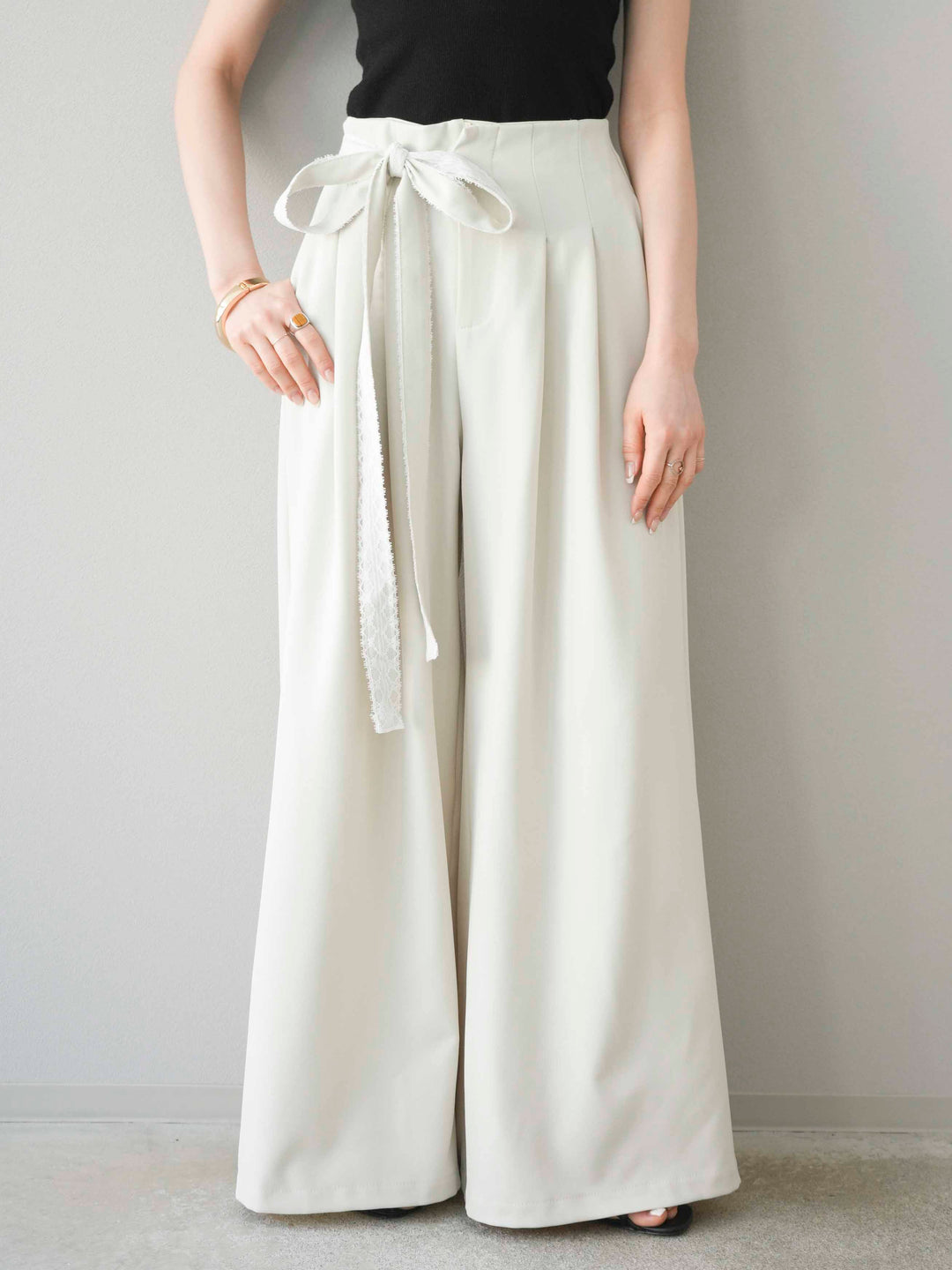 【預購】蕾絲腰帶設計寬褲/象牙白