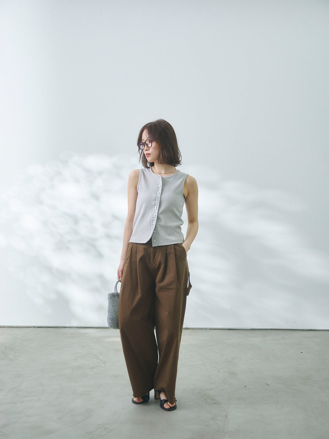 【Allure】[SET]フロントボタンテレコリブタンクトップ+カットオフコットンツイルタックワイドパンツ(2set)