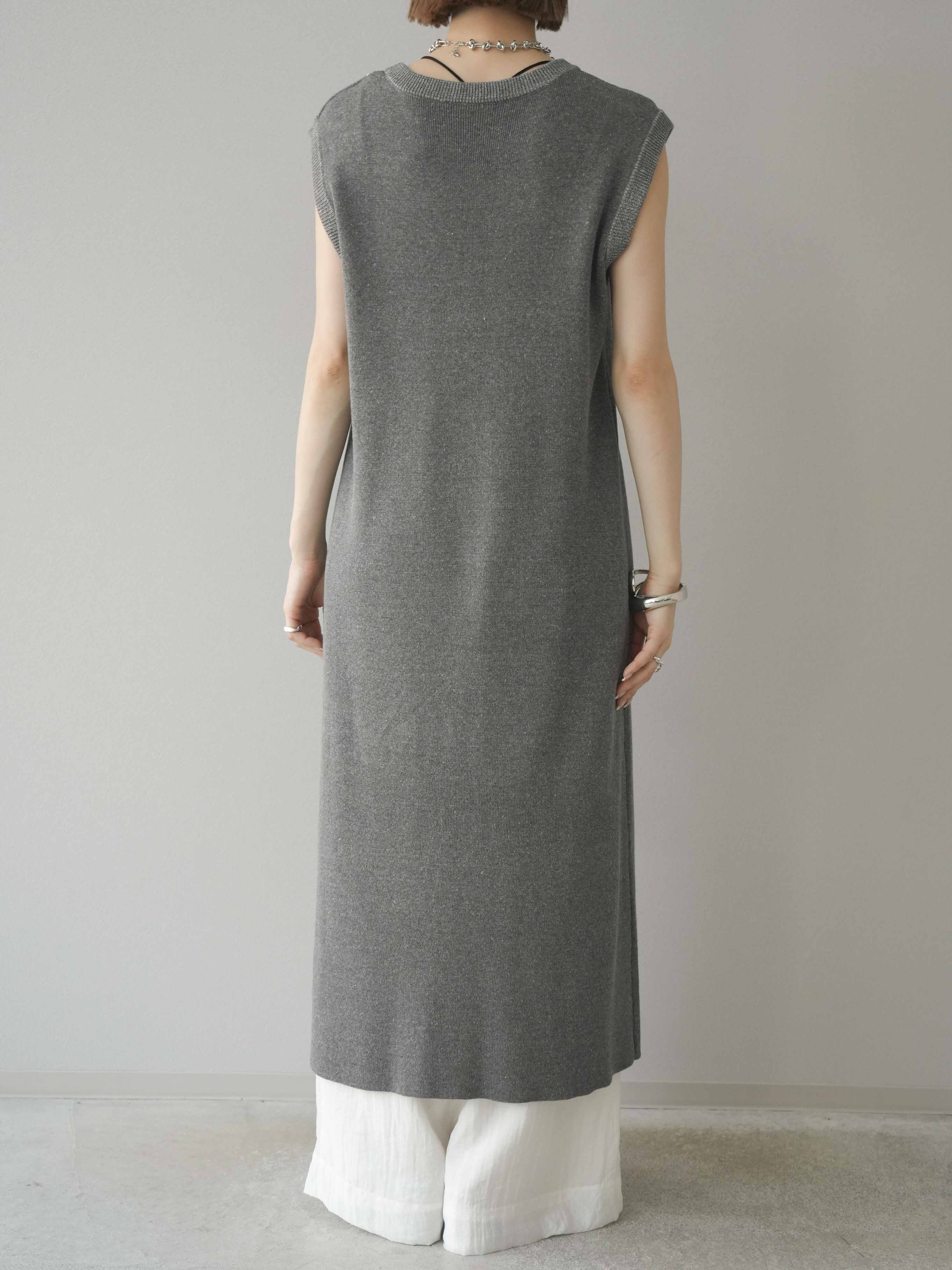 予約]フロントスリットコード刺繍ニットワンピース/チャコール – Lumier