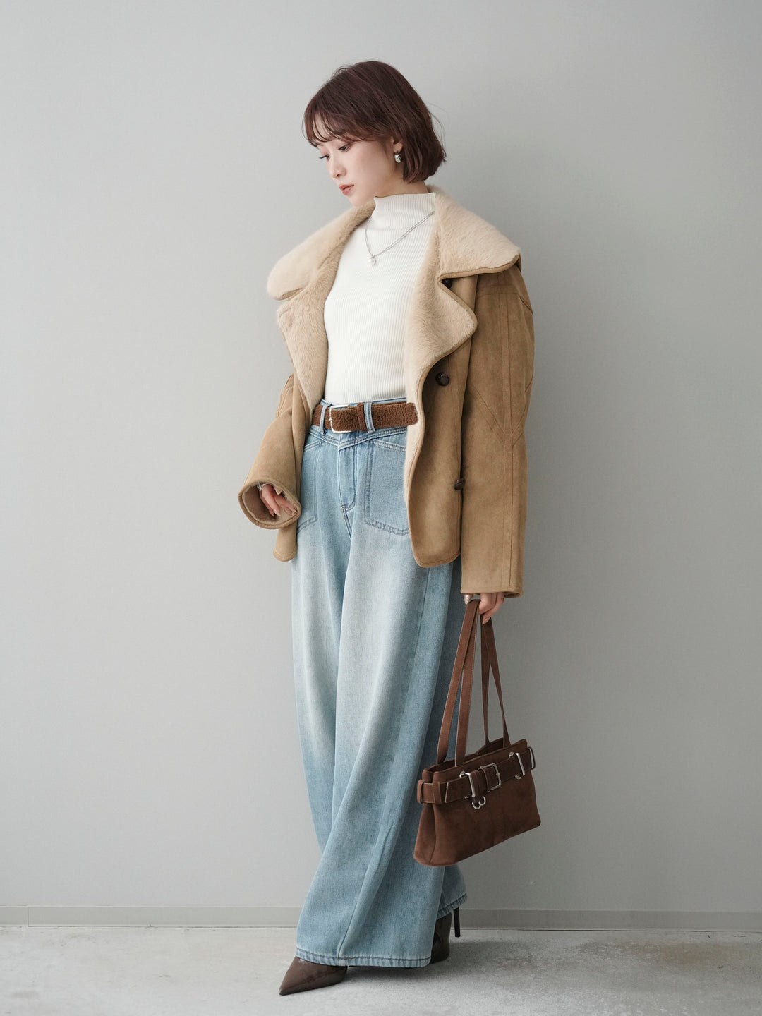 [SET]ムートンショートジャケット+袖ボタンボトルネックリブニットトップス+ベルト付裏起毛カーブデニムパンツ(3set)