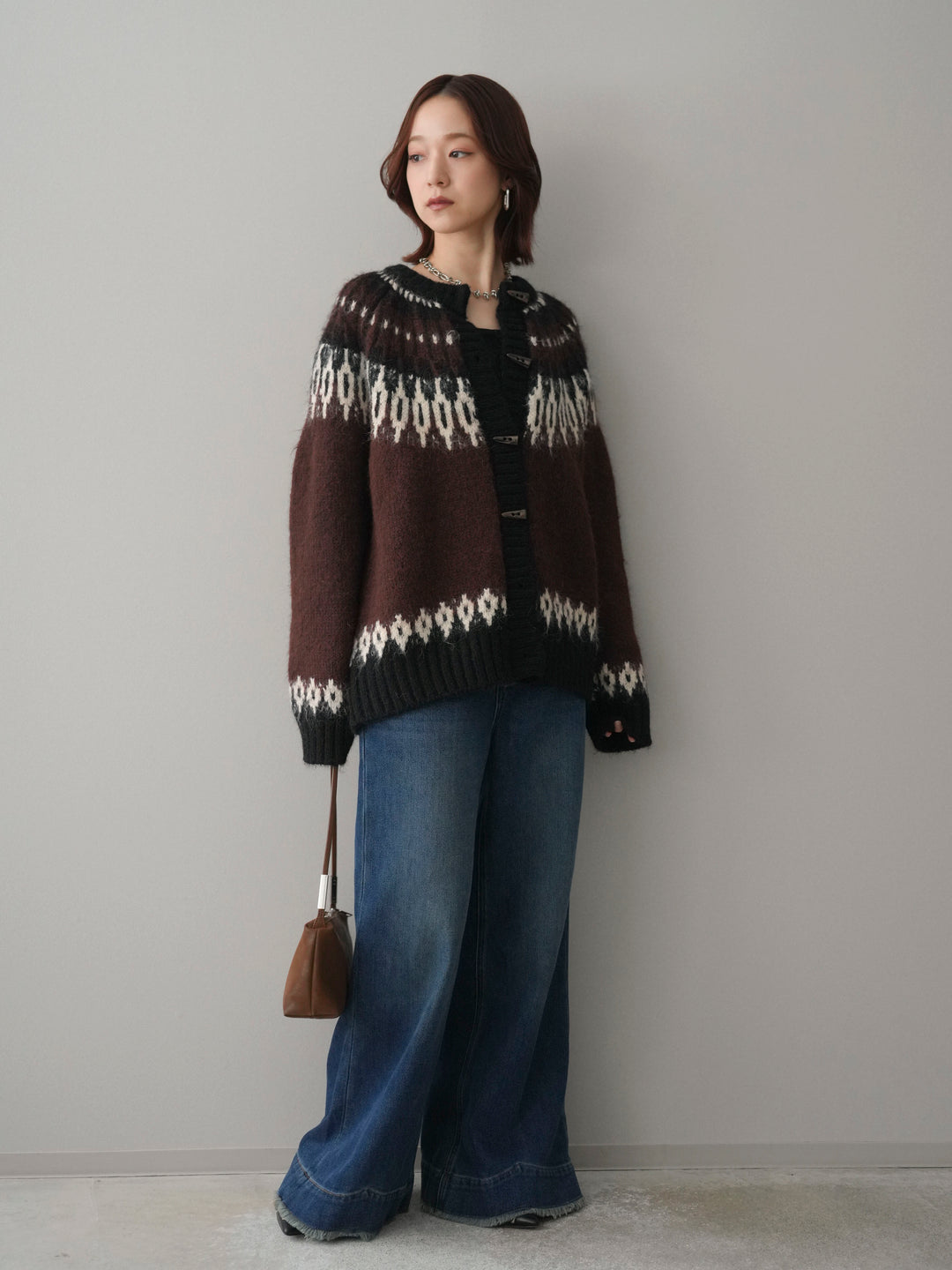 [SET]トグルボタン求心柄ニットカーディガン+裏起毛裾フリンジワイドデニムパンツ(2set)