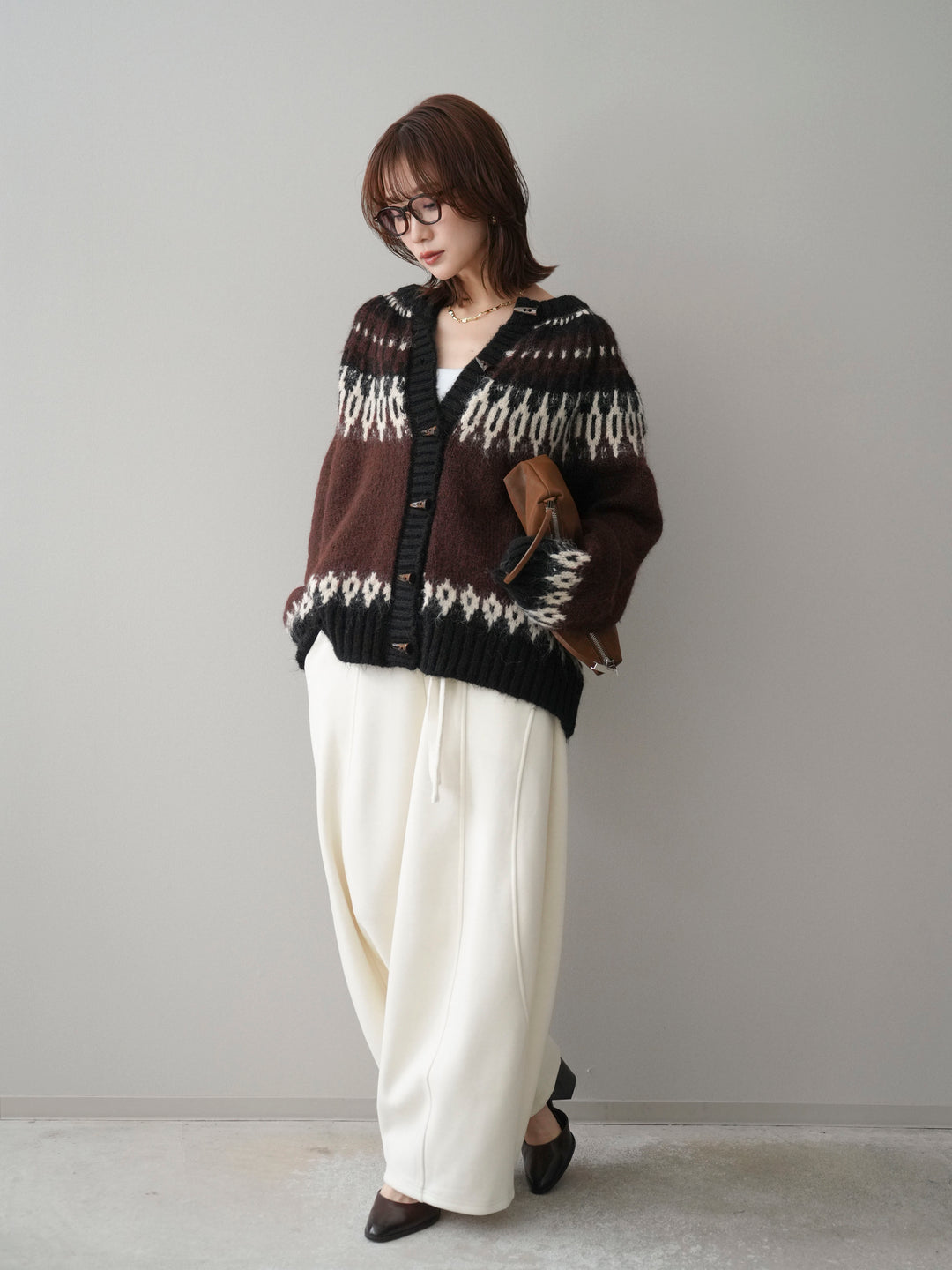 [SET]トグルボタン求心柄ニットカーディガン+ウエストベルトカーブラインスエットパンツ(2set)