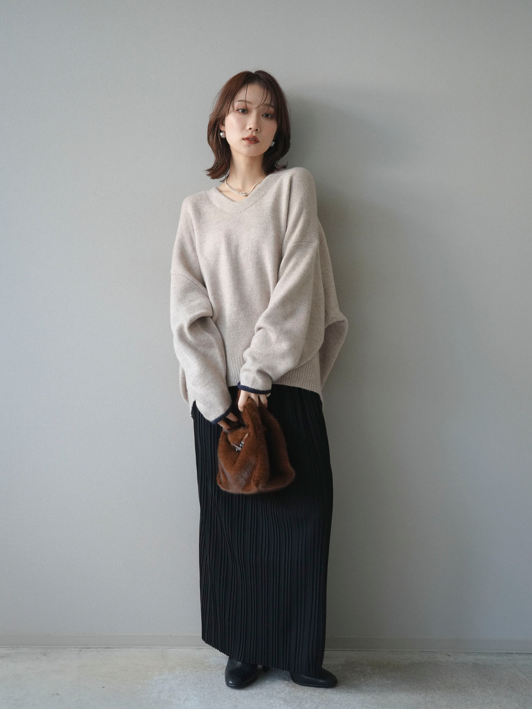 [SET]Vネック配色スリーブニットプルオーバー+選べるアクセセット(2set)