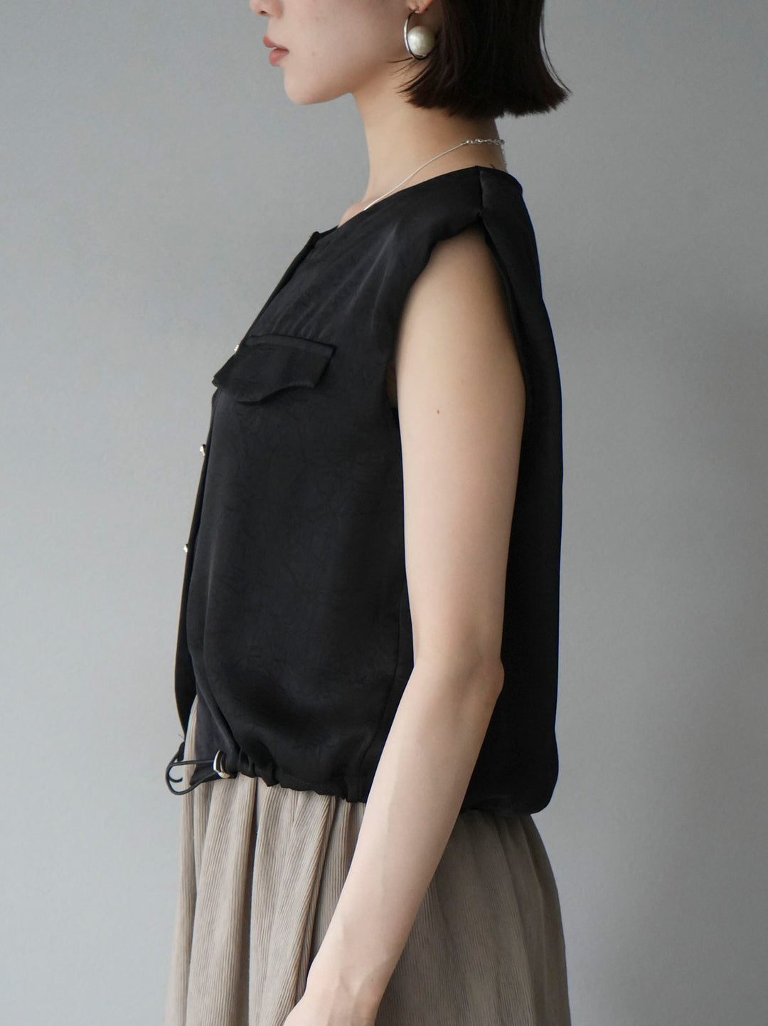 [Pre-order] Satin Drawstring Sleeveless Blouse/Black