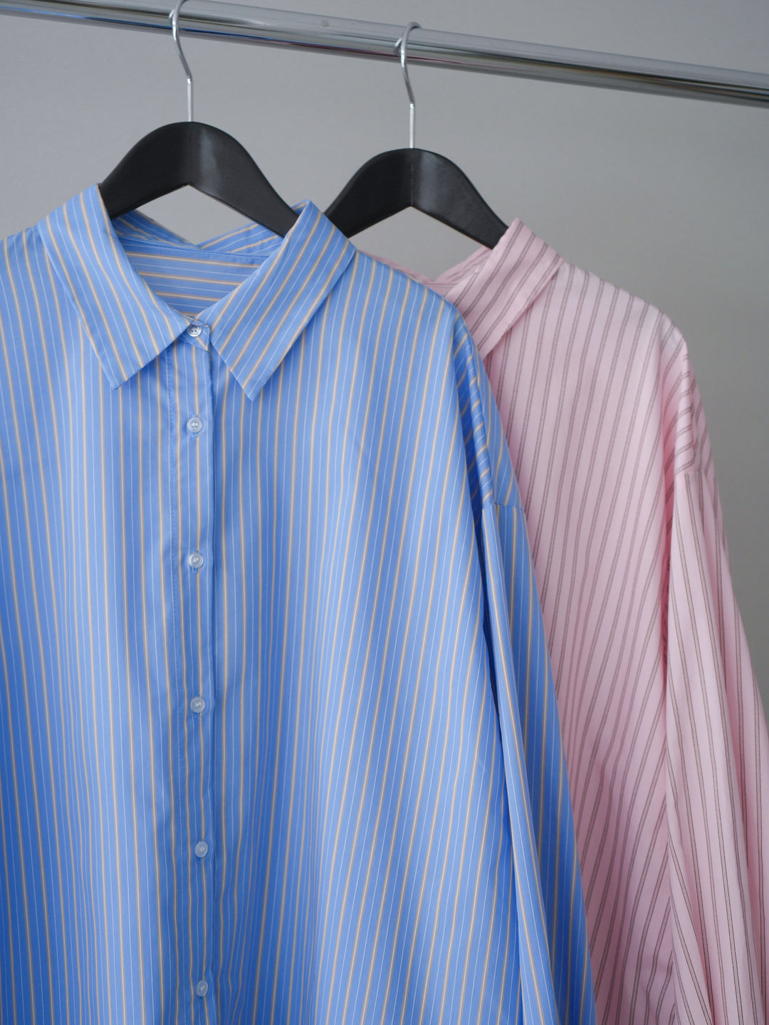 [SET]2wayルーズストライプシャツ+ベルト付キーホルダーモチーフワイドパンツ(2set)