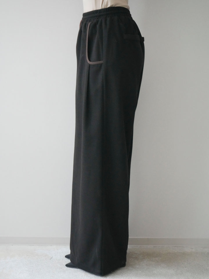 [予約]配色パイピングイージーパンツ/black