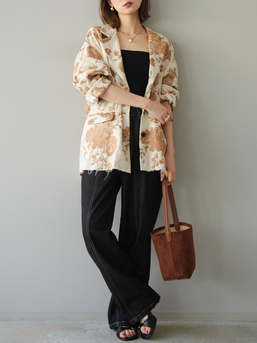 [予約]センターシームラップデザインストレートデニム/ブラック