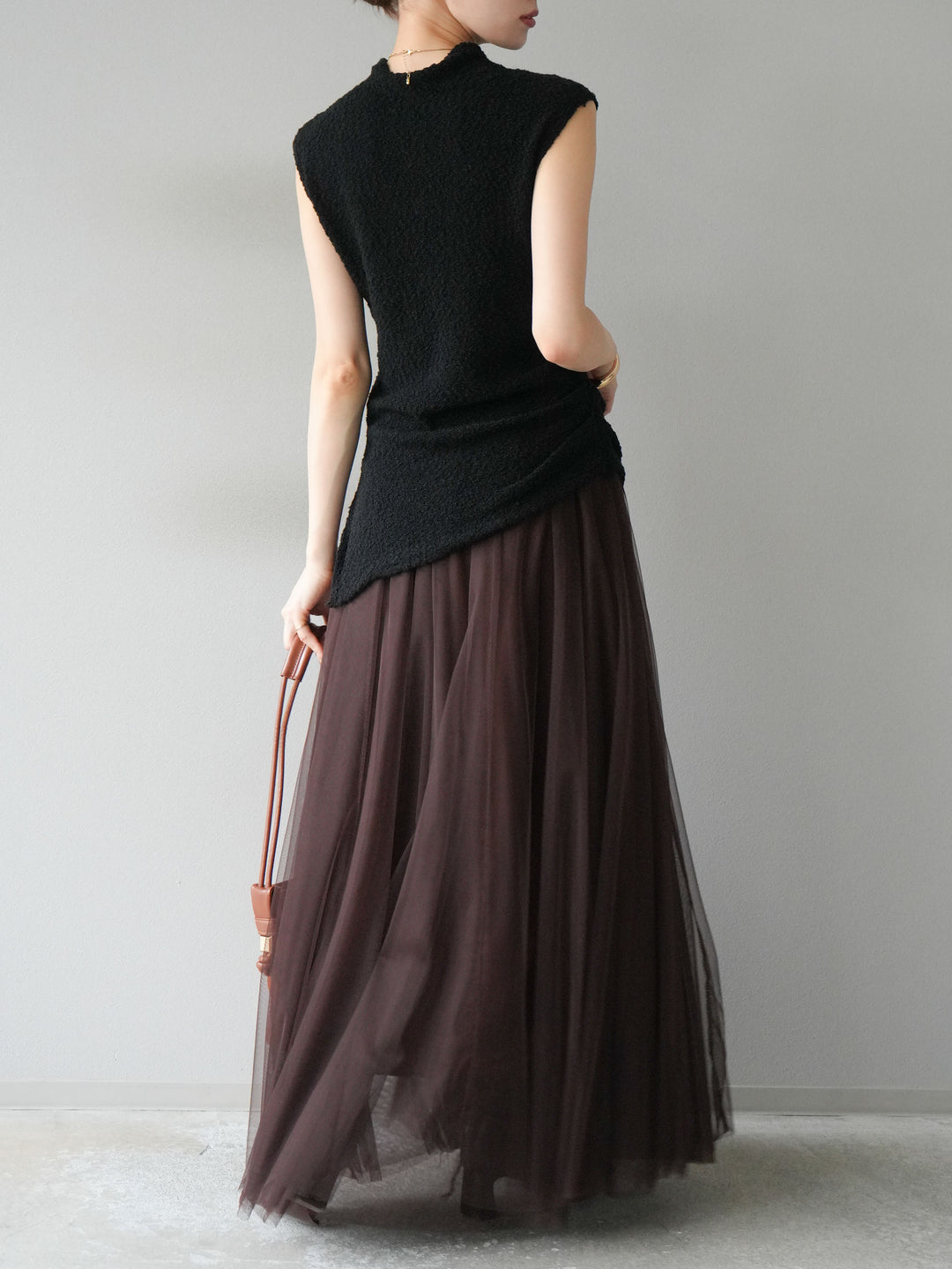 [SET]ブークレアシメニットノースリーブトップス+チュールボリュームスカート(2set)