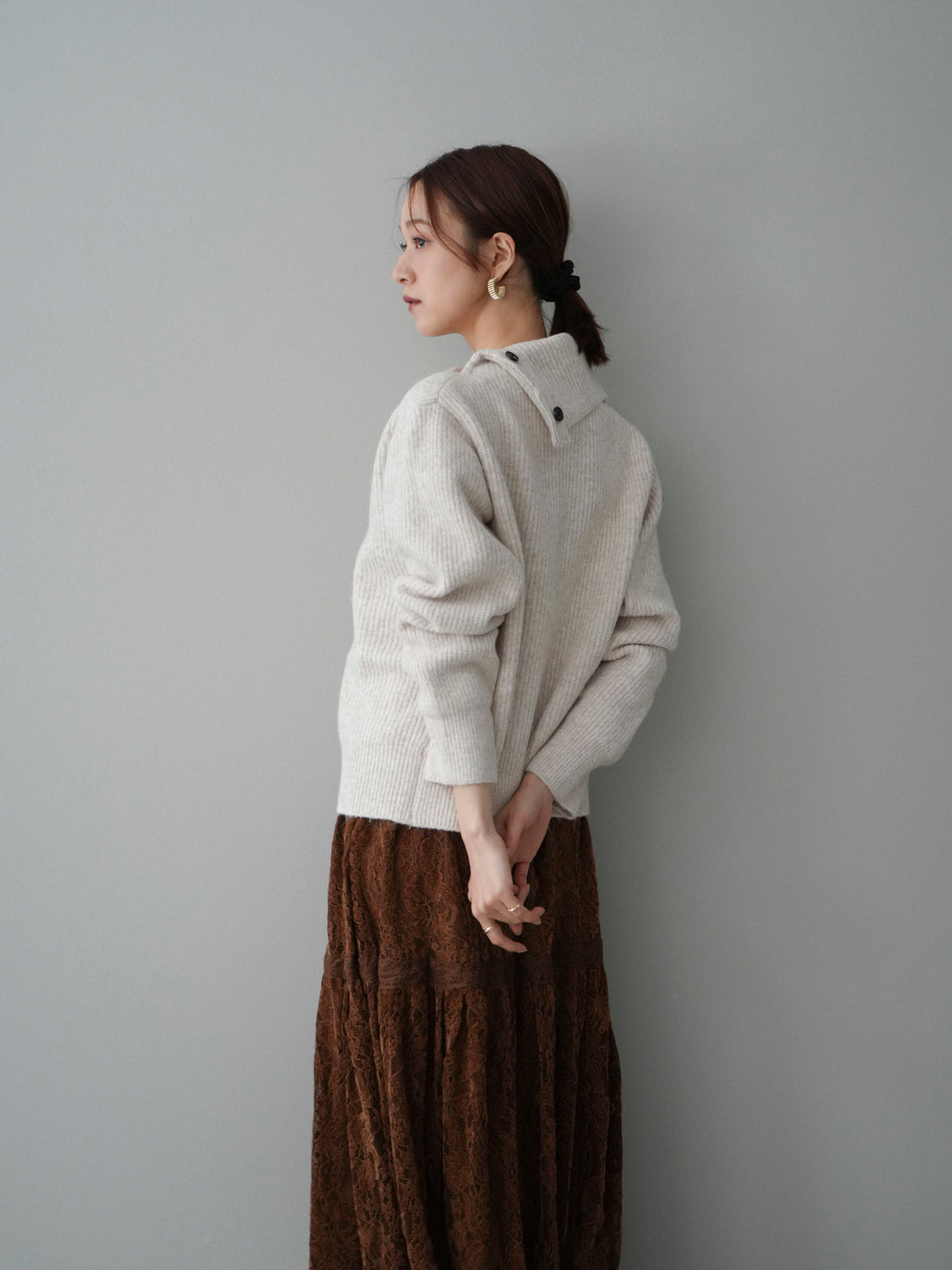 [SET]ハイネックデザインボタンニットカーディガン+起毛レースティアードスカート(2set)