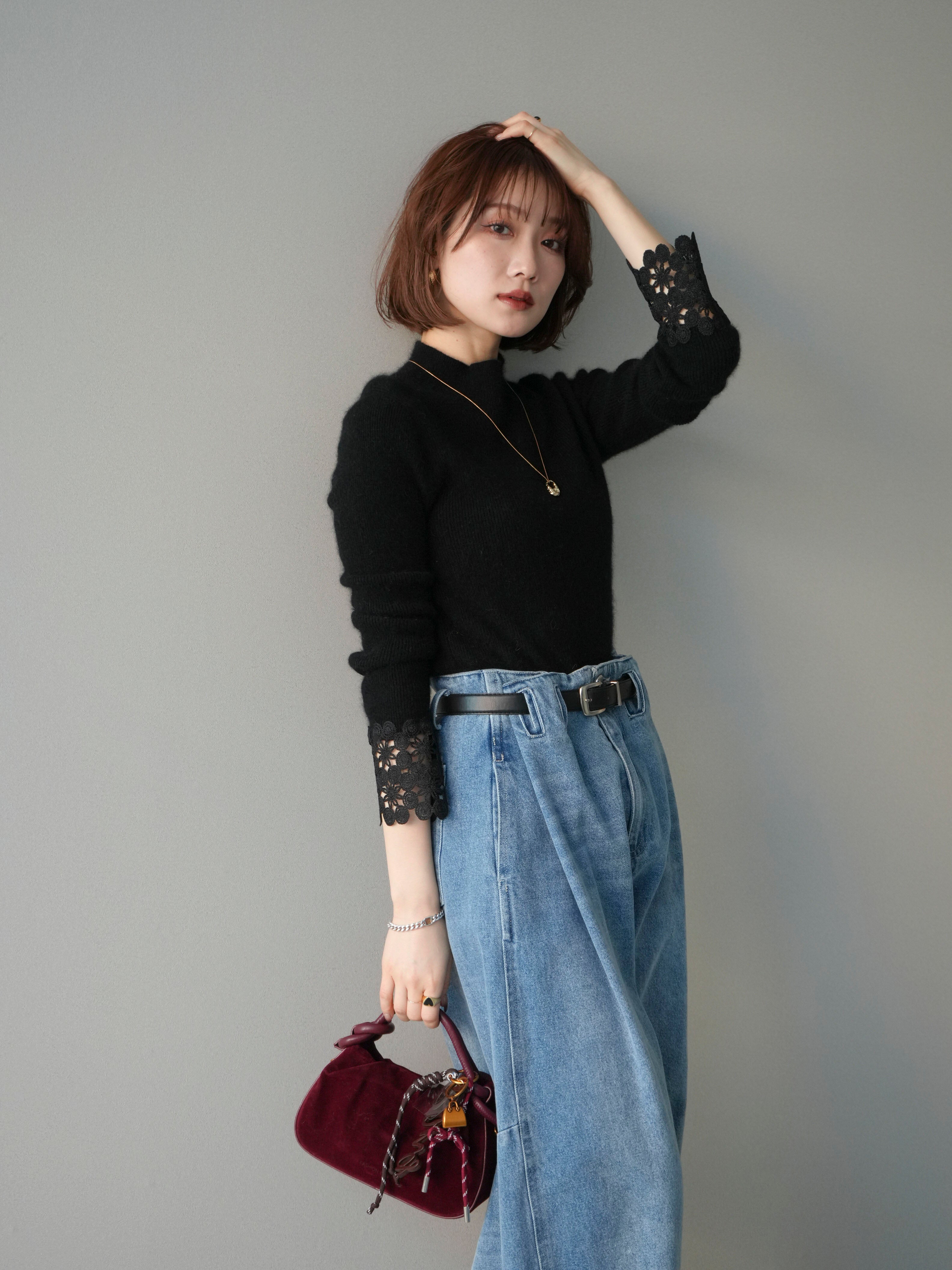 予約]袖クロシェレースウール混ボトルネックニットトップス/black – Lumier