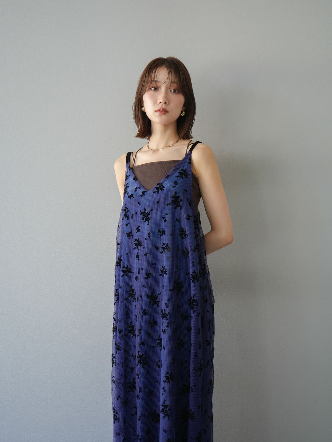 [SET]フロッキーチュールレイヤードベロアキャミワンピース+カップ付きバッククロスキャミソール(2set)