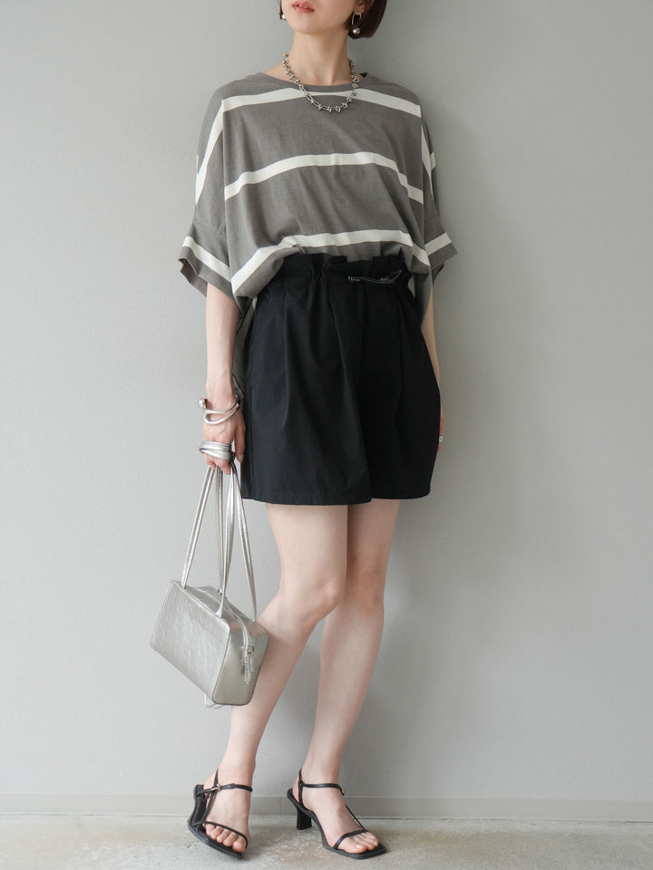 [預購] ICE TOUCH 荷葉邊褶皺短褲/黑色