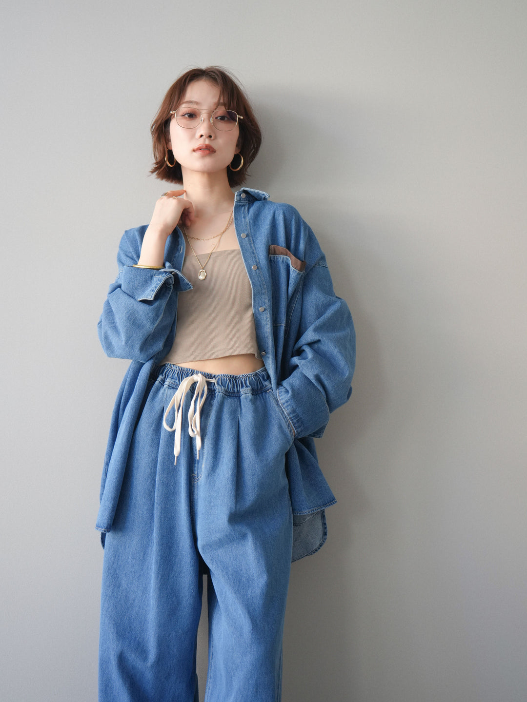 [SET]ポイントレザーオーバーデニムシャツ+ドロストワイドデニムパンツ(2set)