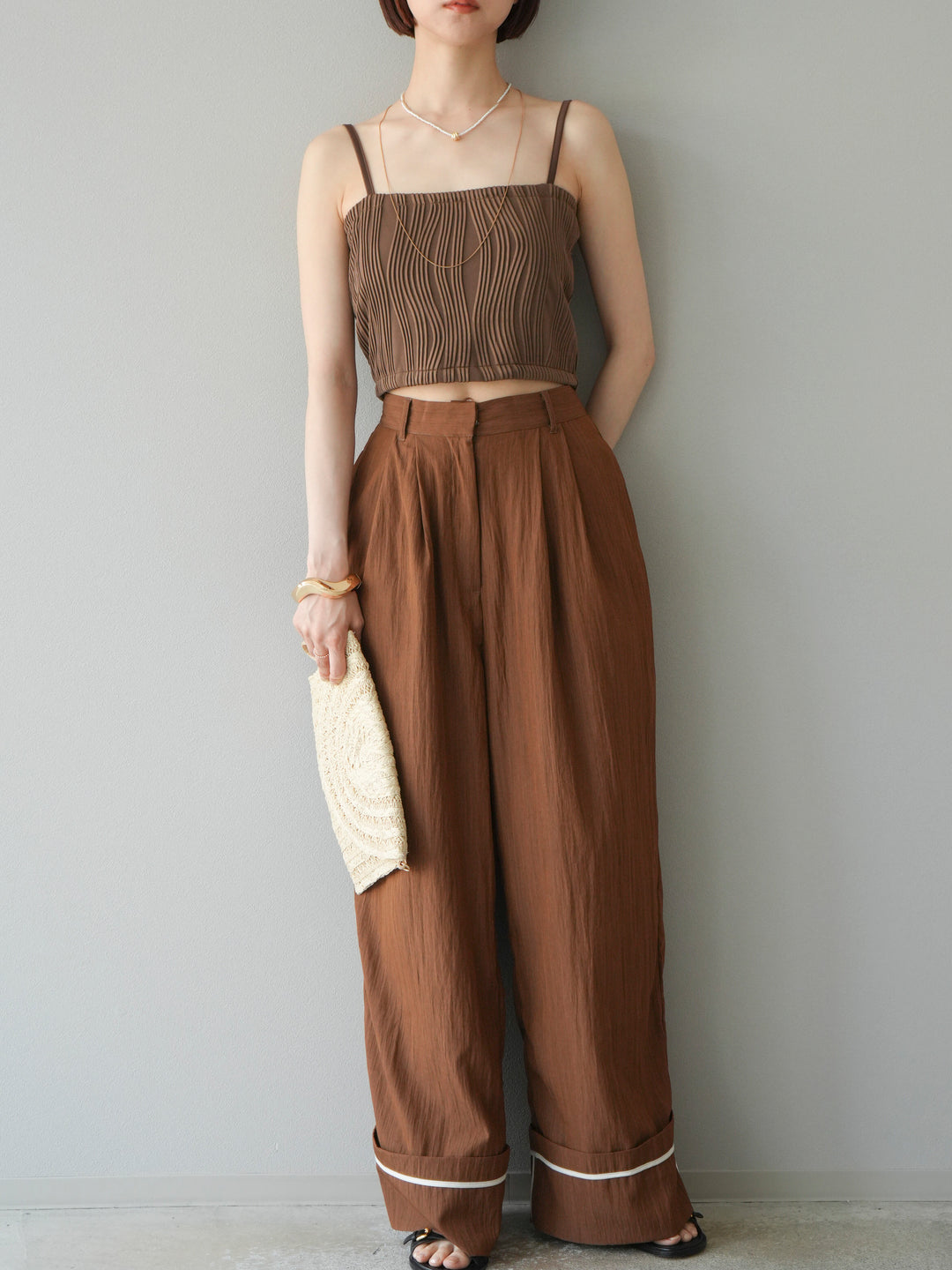 【預購】波浪滾邊杯裸色吊帶背心/棕色