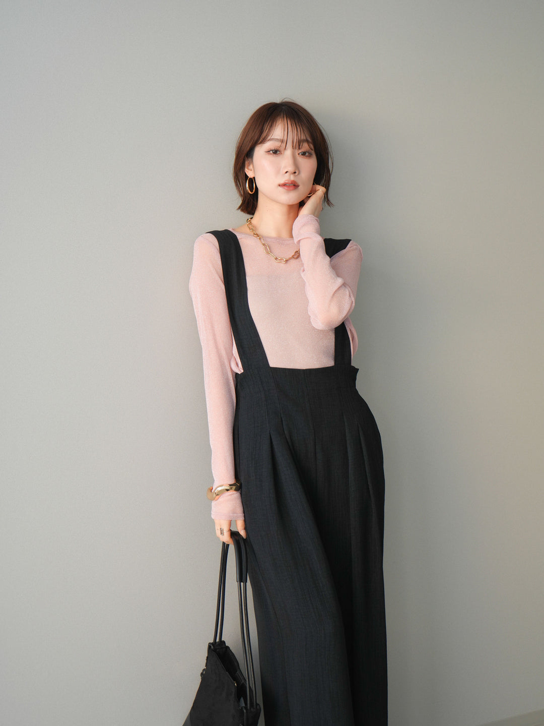 [予約]シボ加工ハイウエストタックサロペット/black