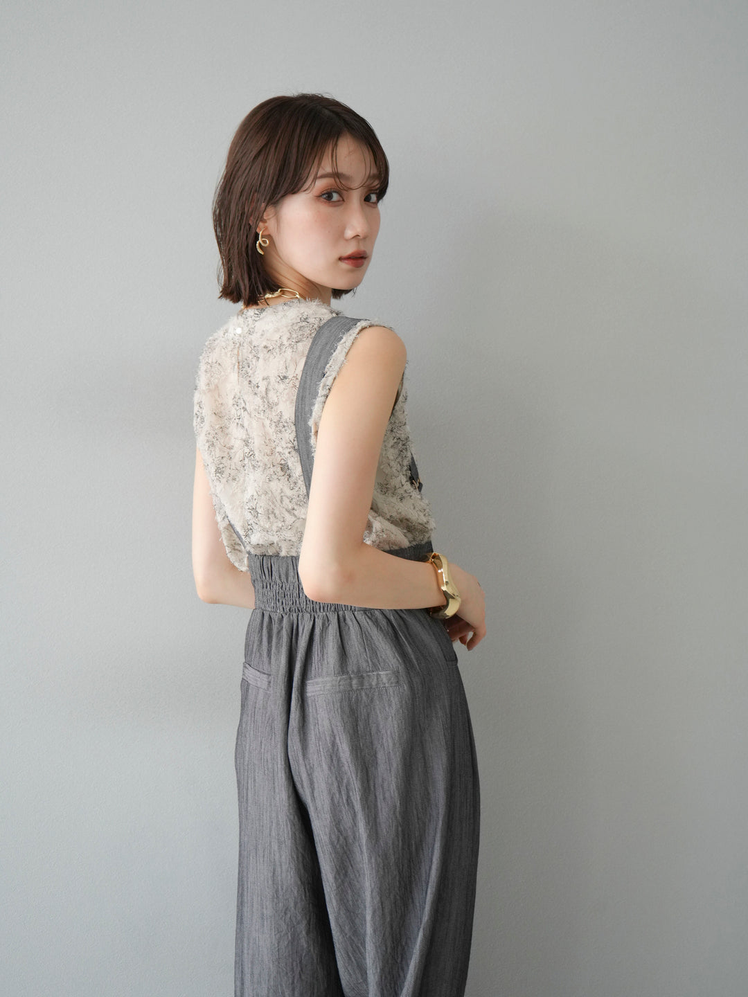 [SET]ストリングデザインハイウエストサロペット+ニュアンスフリンジジャガードノースリーブブラウス(2set)