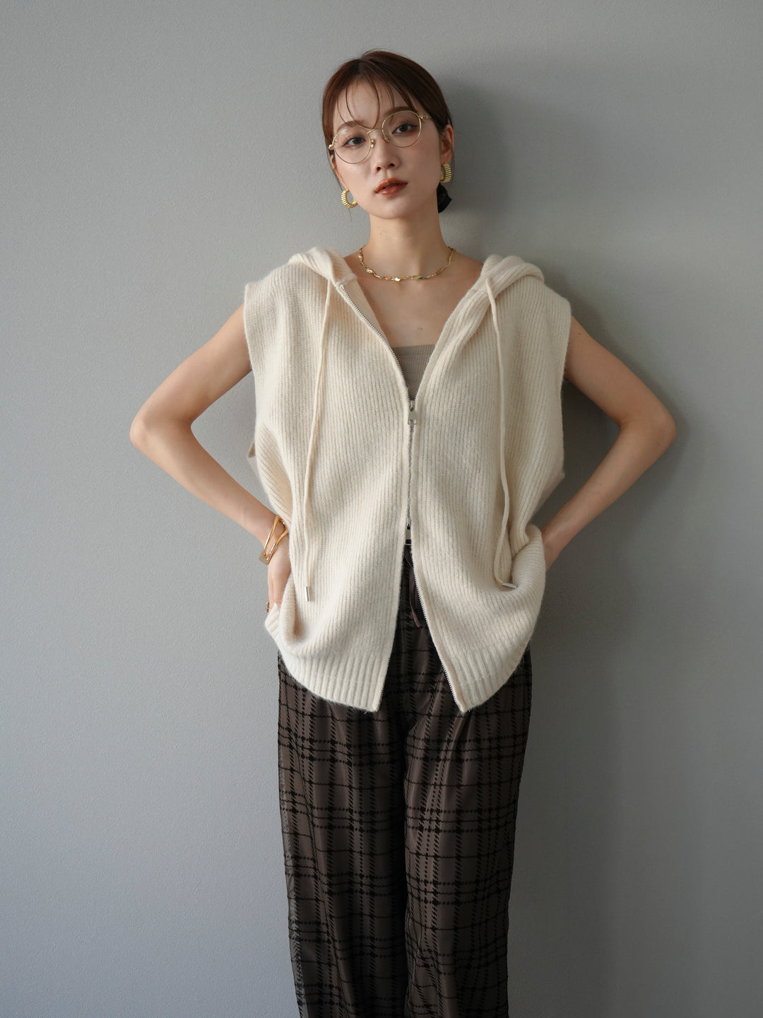 【預購】無袖針織連帽衫/象牙白