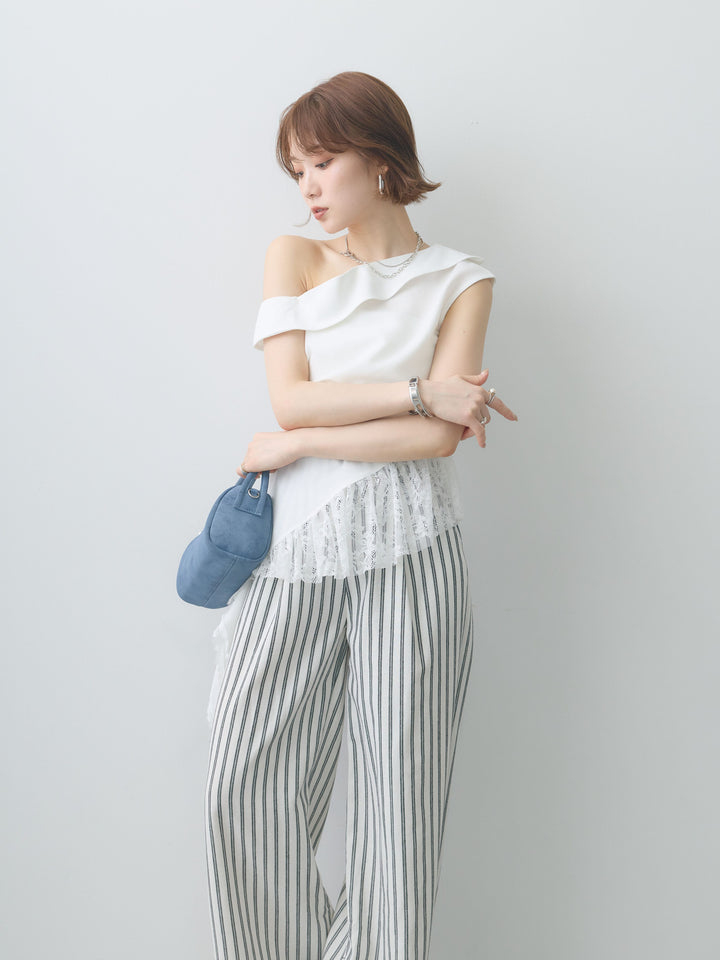 [予約]アシンメトリーラッフルレースヘムトップス/white
