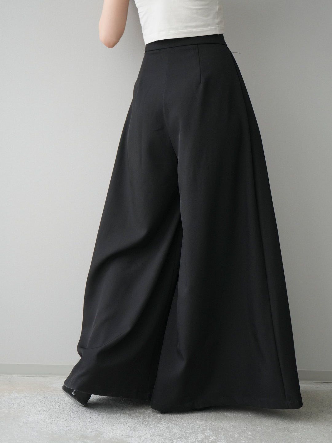 [予約]テープベルトタックバギーパンツ/black