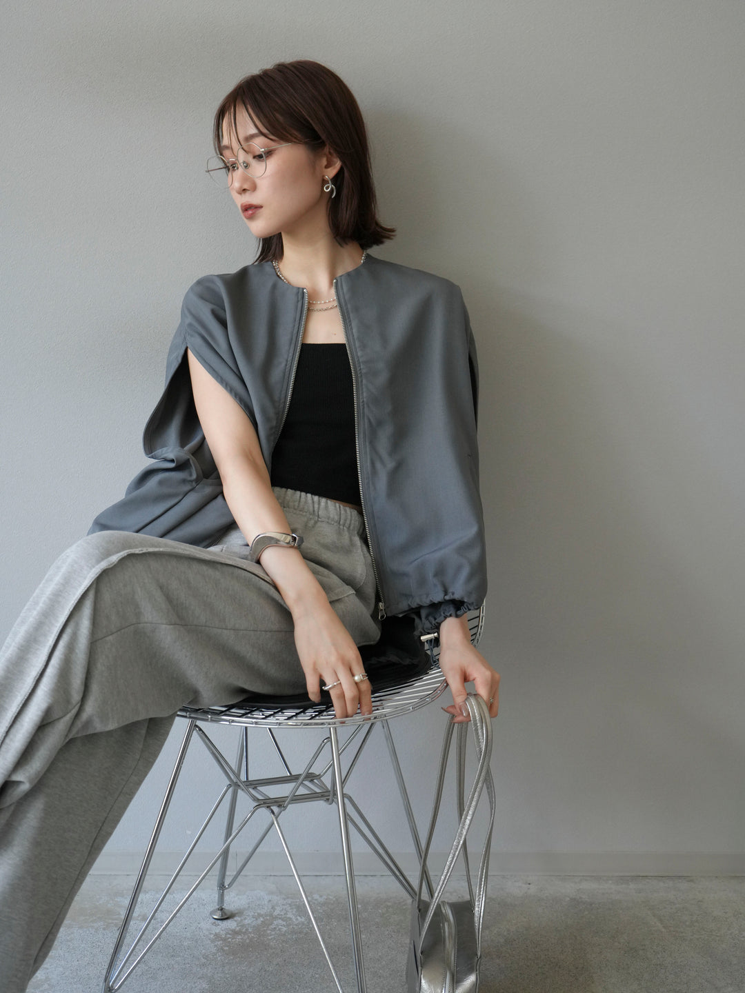 [予約]スリーブレスドロストZIPブルゾン/グレー