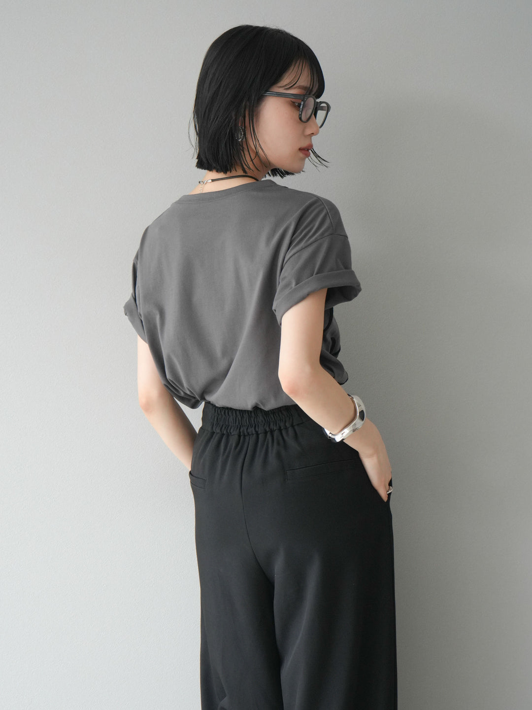 [予約]コード刺繍ルーズTシャツ/チャコール