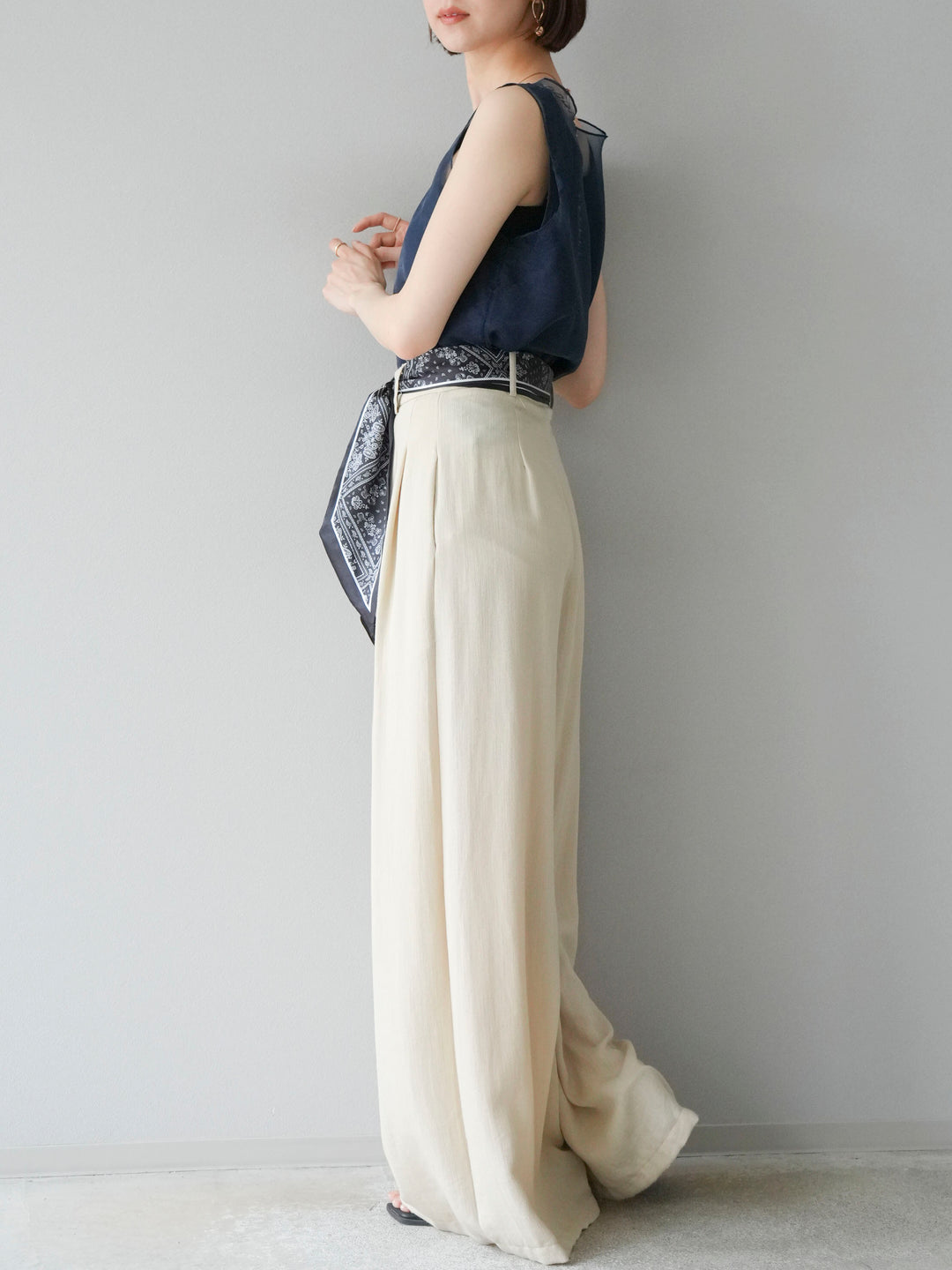 [予約]スカーフベルト付3タックワイドパンツ/ベージュ