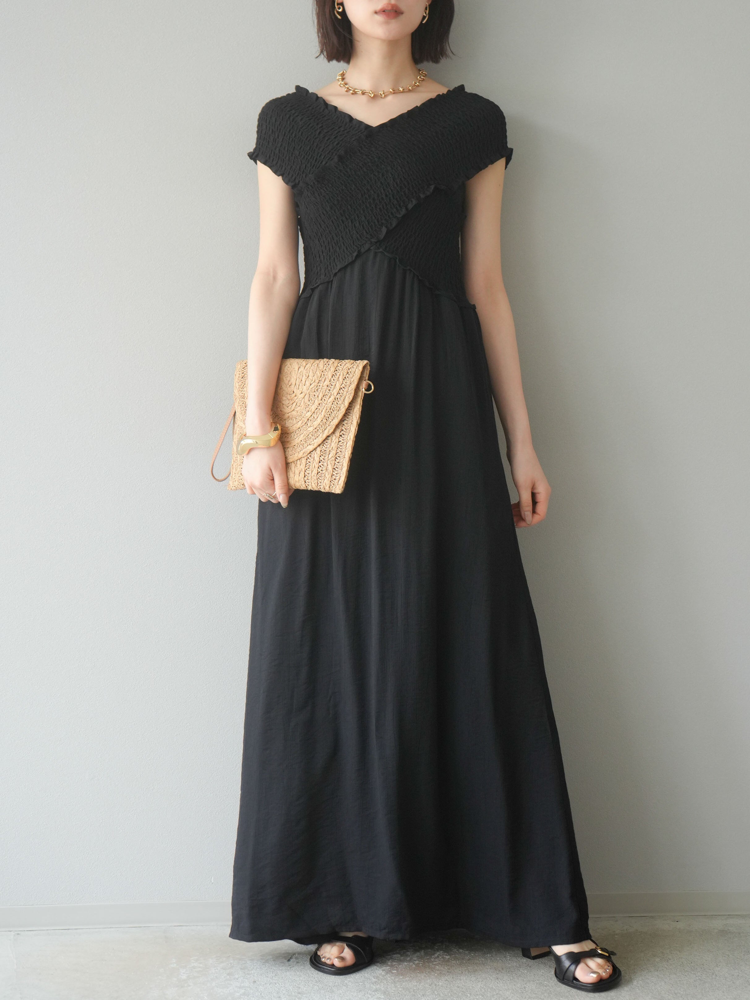 予約]シャーリングクロスワンピース/ブラック – Lumier