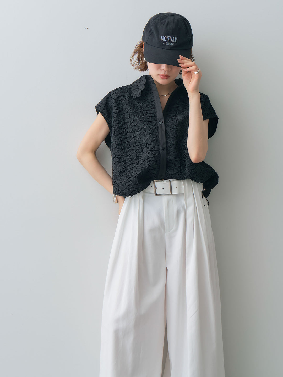 [予約]ドロストレーススリーブレスシャツブラウス/black