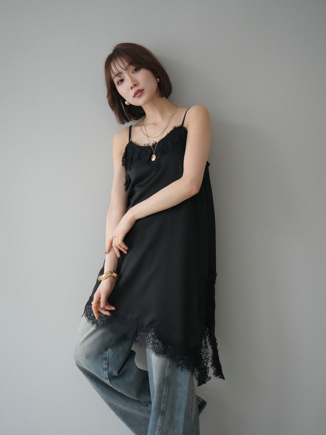 [予約]アシンメトリーサテンレースキャミソール/black