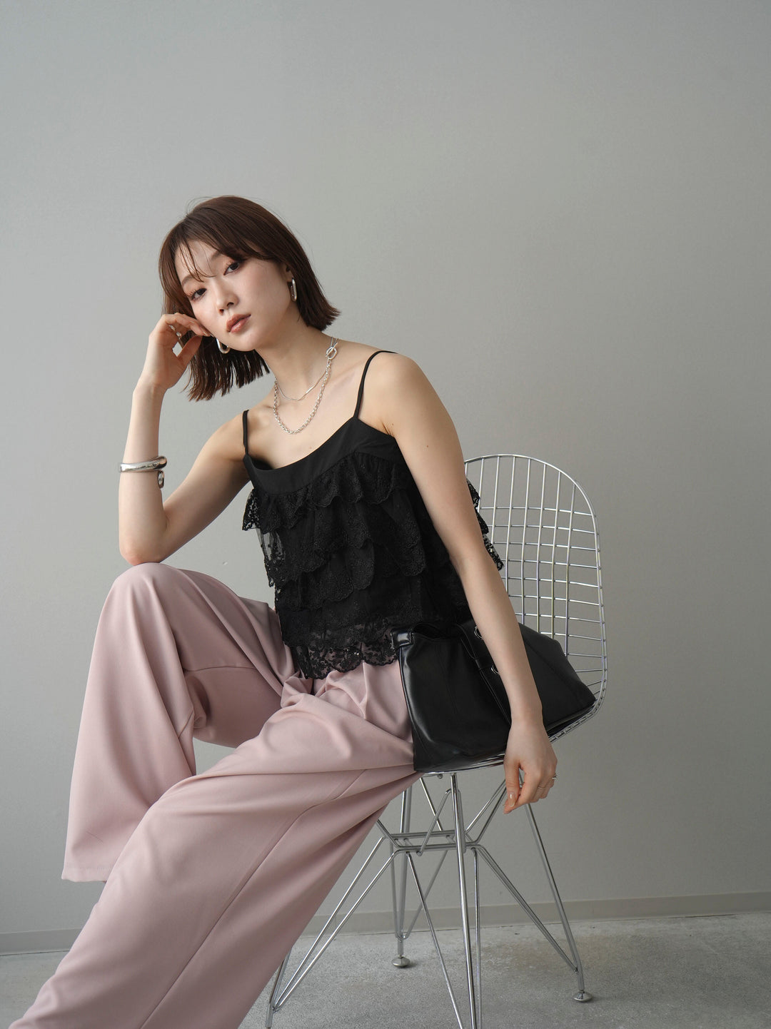 [SET]スカラップレースフリルキャミソール+ベルト付キーホルダーモチーフワイドパンツ(2set)